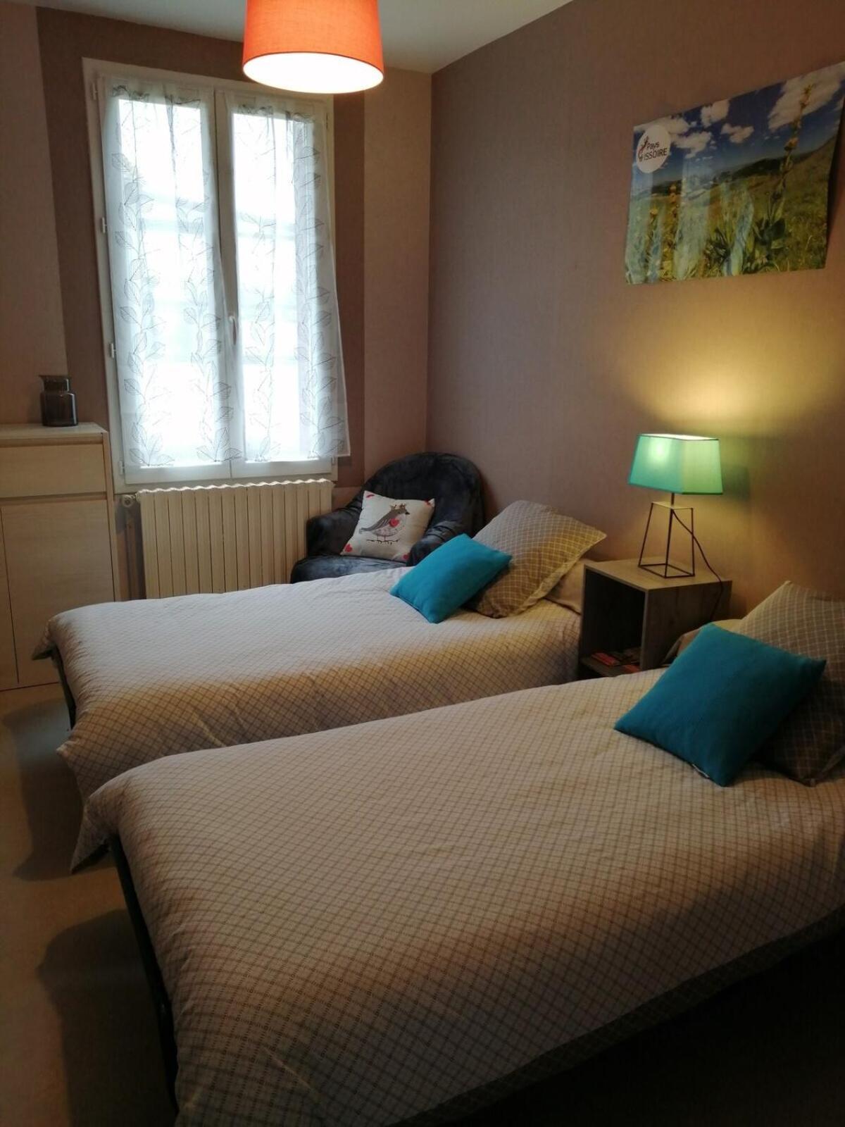 Gite Pavillon Kifadonfe 3 Ch Avec Cour Et Jardin Clos Vila Saint-Germain-Lembron Exterior foto