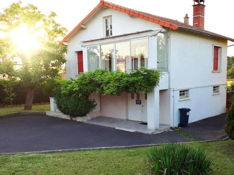 Gite Pavillon Kifadonfe 3 Ch Avec Cour Et Jardin Clos Vila Saint-Germain-Lembron Exterior foto